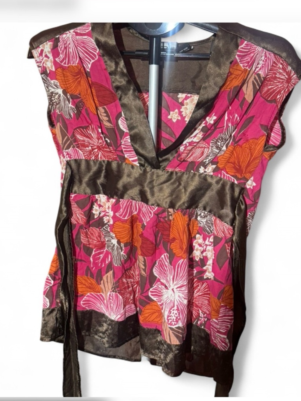 Floral V-Neck Mixed Satin tTrim Women's Top - Pink & Orange